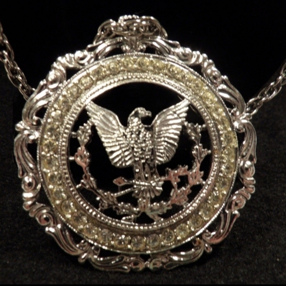 Vintage ROYAL Rhinestones Eagle Pendant Silver tone Necklace - Picture 7 of 7